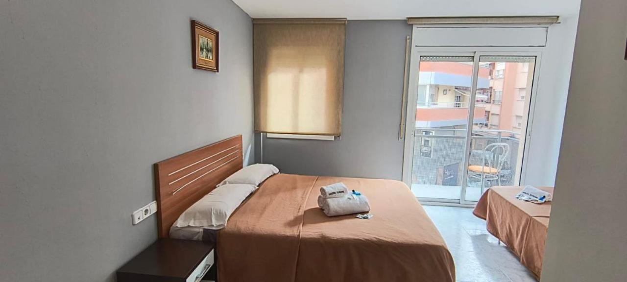 Hostal Europa 塔拉戈纳 外观 照片